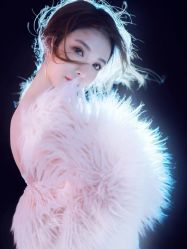 点击看大图 -定格摄影·轻奢定制写真馆