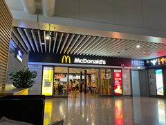 -麦当劳(上海虹桥站30B检票口楼上)