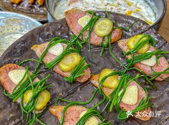 你还别说这家小酒馆有点东西!!