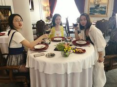 -La Villa French Restaurant