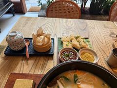 -银米·云南传统过桥米线(双廊黑金冠店)