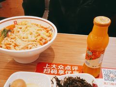 -顺溜·手工刀削面·黑金店(铜锣湾店)