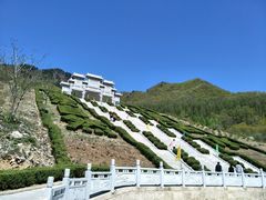 -九鼎铁刹山风景区