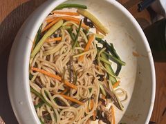 -云海肴·汽锅鸡·云南菜(天山百盛优客店)