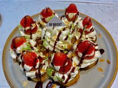 草莓忌廉华夫饼-BE BRIGHT KITCHEN(正佳广场店)
