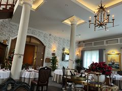 -La Villa French Restaurant