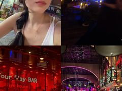 -FOUR PLAY BAR