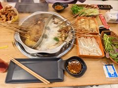 -牛串门串串香(东直门簋街总店)