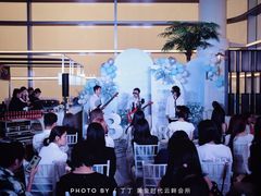 -黄金时代游泳健身云畔会所(绿地中心双子塔店)
