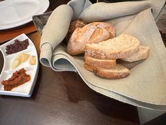 -卡佩罗意大利餐厅及酒吧Al Cappello Trattoria