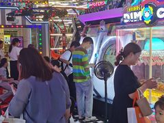 -万宝财富商业广场