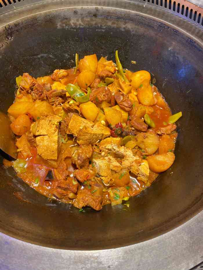 山河屯铁锅炖(柳芳店)-"大锅,乱炖,很有东北特色了.鱼都是现.