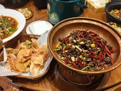 -老滇山寨•云南特色菜•地方菜•民族风情歌舞表演(金碧店)