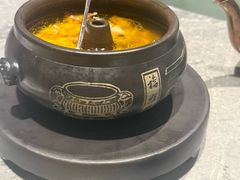 气锅鸡鸡汤-福照楼汽锅鸡·云南菜(火车站锦江店)