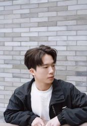 -一家只做男发烫染的店