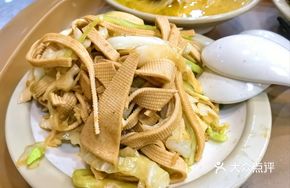 Thin Bean Curd Stir-fried Cabbage