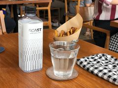 -ROAST coffee & eatery