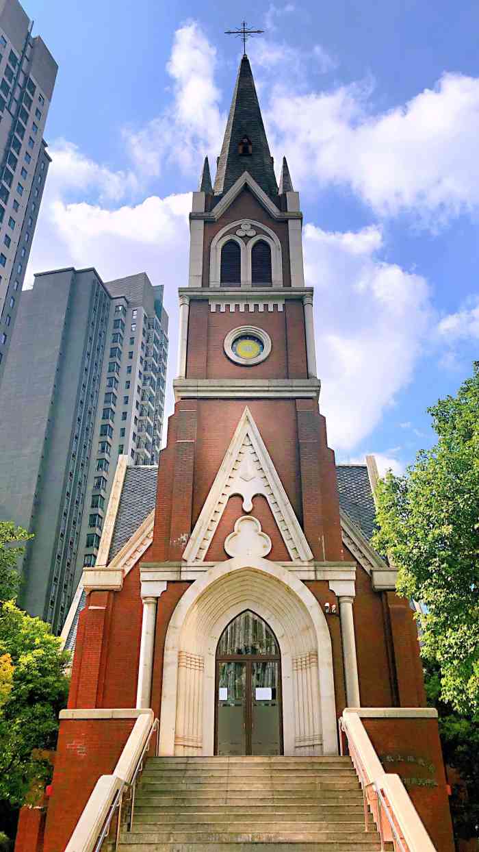 天主教圣弥额尔堂-"曹家渡圣弥额尔天主堂,原址位于长宁区,静.