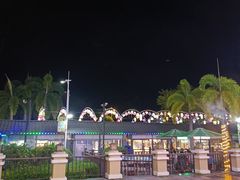 -亚龙湾亚泰商业街