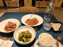 -一坐一忘云南菜(嘉里中心店)