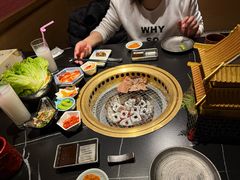 -山川小町·极番烧肉(新地假日广场店)