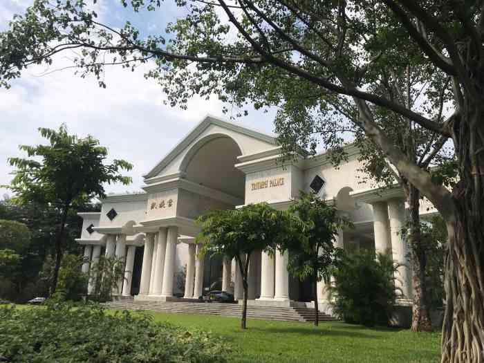 鸣泉居凯旋宫聚贤殿-"这里的环境很不错,比人的感觉很大气.