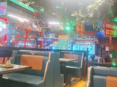 -路边边地标烧烤·川菜·小龙虾·音乐酒馆(良乡长虹店)
