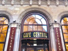 -中央咖啡馆