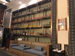 等位区-仁虎老火锅(黄泥磅店)