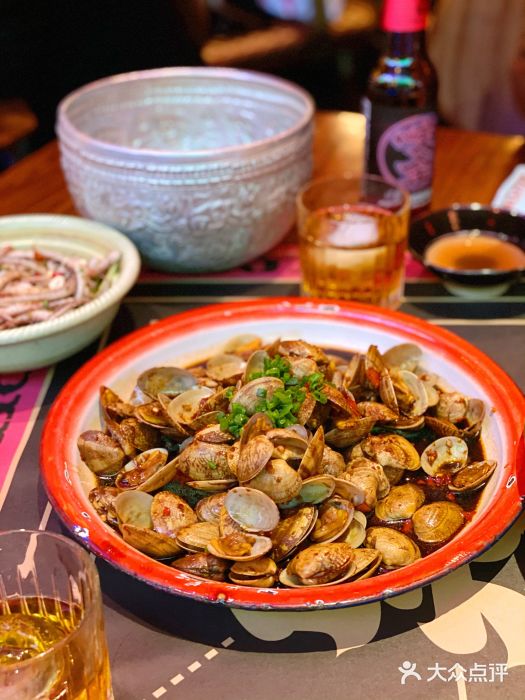 九六广场店)-辣葱油淋花蛤-菜-辣葱油淋花蛤图片-上海美食-大众点评网