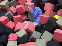 -嘿哟动霸CHUA·新潮玩运动娱乐中心·蹦床滑冰团建乐园