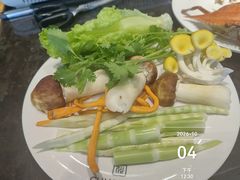 -川骄海鲜自助(王府井奥莱UP TOWN店原世界之花店)