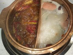 鸳鸯锅-蜀都小君肝串串香火锅(龙华旗舰店)