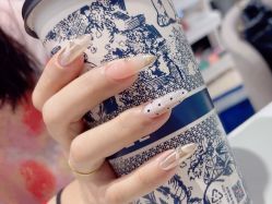 -瞧·享轻奢美甲美睫