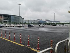 -徐泾东地铁站会展中心-地面停车场