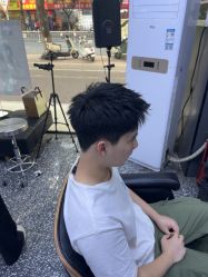 -藤野造型专业烫染接发