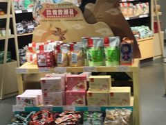 零售区-良品铺子(白云新世界店)