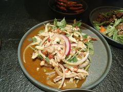 盐焗香辣手撕鸡-来龙里 精致 东南亚餐室(万象城店)