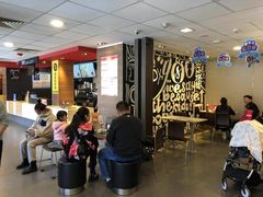 等位区-麦当劳(长沙东风路店)