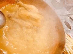 -鲜入围煮花胶鸡海鲜火锅