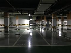 -高地中心·停车场