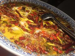 -桂二老坛酸菜鱼(三街两巷店)