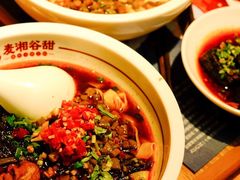老坛酸菜肥肠米粉-呷佬·长沙手工米粉(金沙江路店)