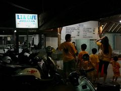-Lia Cafe