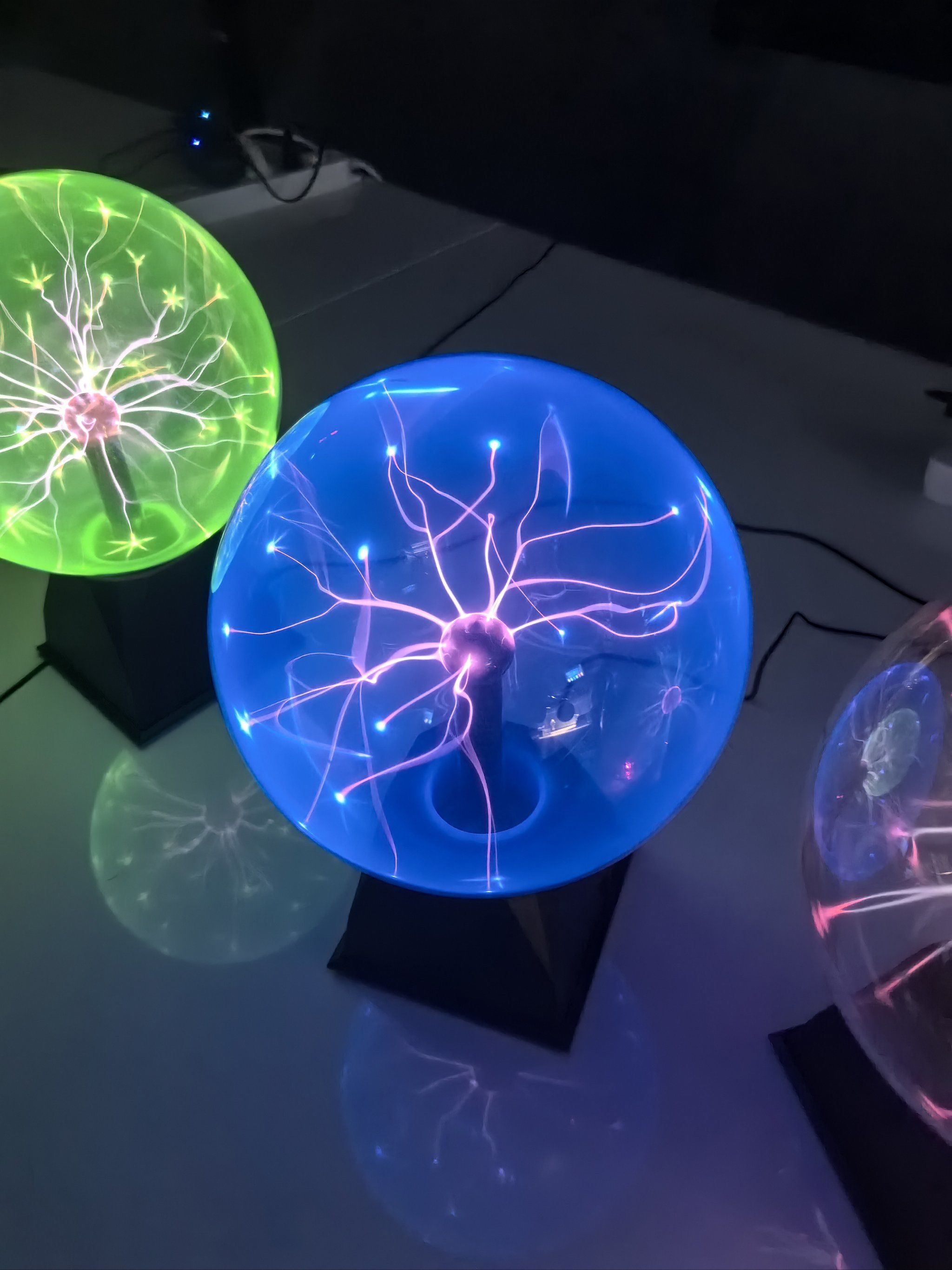 奇幻的闪电球 你敢摸吗?