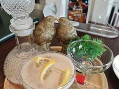 -Chom Cafe and Restaurant
