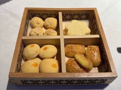 -八府香鸭·啫啫煲(华山路店)