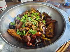 -愉肴麻辣香锅(中山路店)