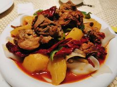 新疆大盘鸡-巴扎美食·新疆菜·西域歌舞表演餐厅(新疆大厦店)