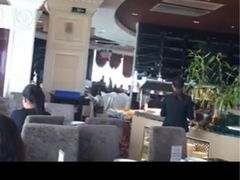 -荣誉国际酒店-云顶旋转餐厅